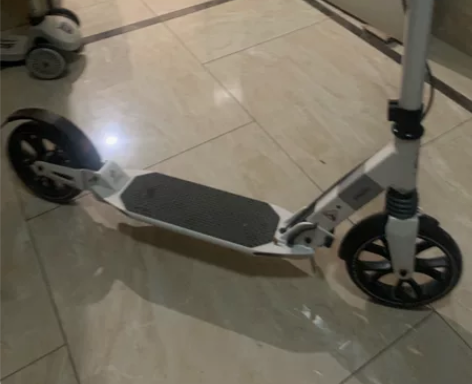 大型滑板车 感兴趣的话点“我想要”和我私聊...