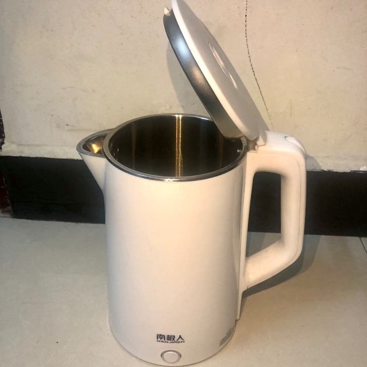 《超市开不下去了》全新2L电热水壶家用大容...