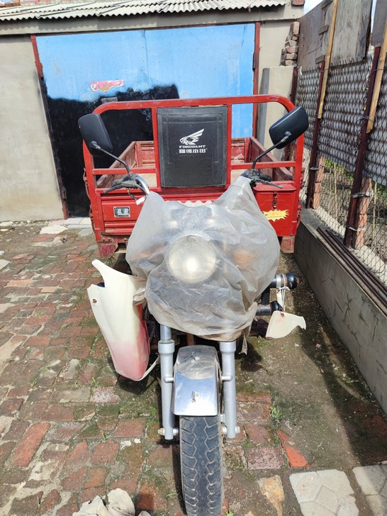 家用三轮摩托车150排量，一直放着，不骑了...
