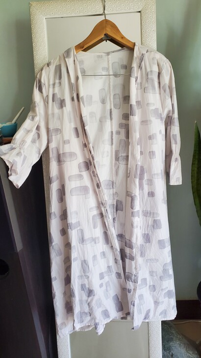 日单纯棉的,很喜欢的素色,胸围110衣长1...