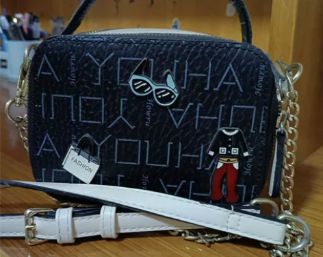 韩版百搭款小方包，链条包简约，单肩斜挎包 ...