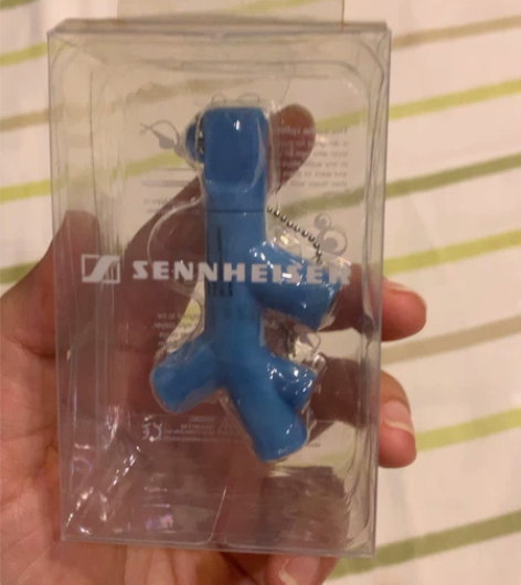 森海塞尔的耳机splitter，可以接三部...