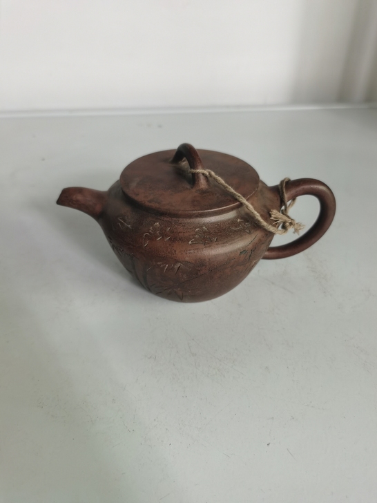 清代绍权寅紫砂壶