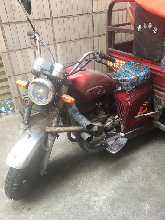 加油型三轮车，不算头只车厢是长170宽12...
