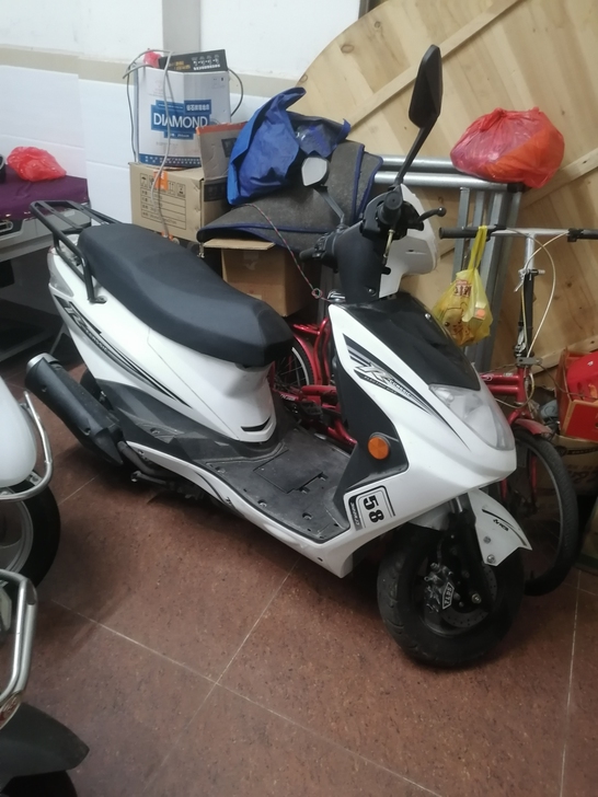 迅鹰125摩托车,没有手续,有两年了,很少...