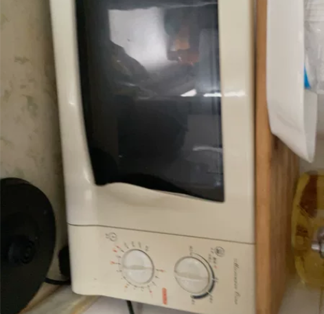 美的微波炉一台 啥毛病没有 不经常用 买多...