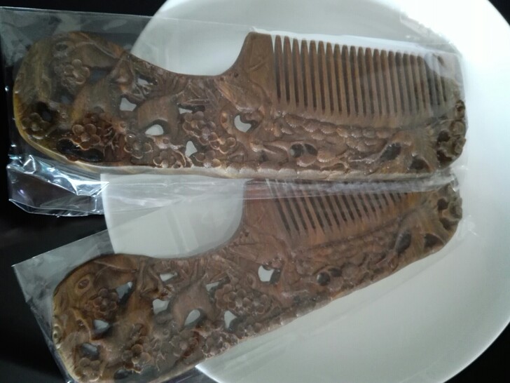 绿檀雕刻雕花木梳，精品吐丝绿檀，有保护头皮...