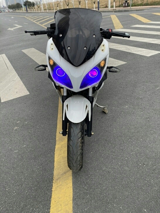 250排量，单杠的，但是高配油冷的，可以跑...