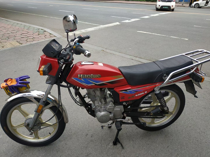 1600元出售2010年豪爵125-2牌照...