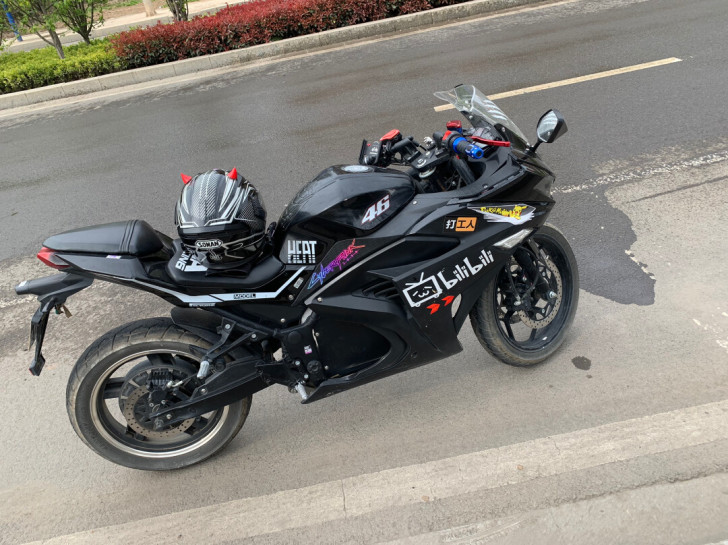 电动摩托车 小忍者V6 成色OK