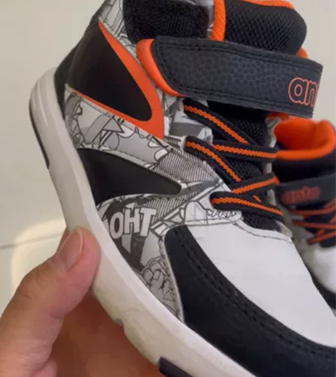 安踏儿童滑板鞋，正品，8成新，喜欢私聊29...