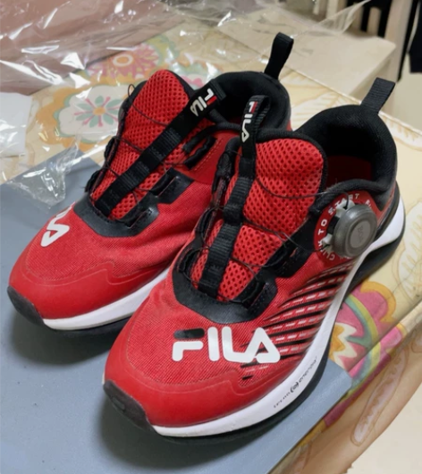 斐乐儿童 鞋。9成新。孩子脚丫长的太快了。...