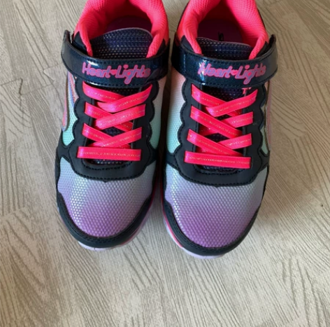 全新正品斯凯33码奇闪灯魔术贴运动鞋 找半...