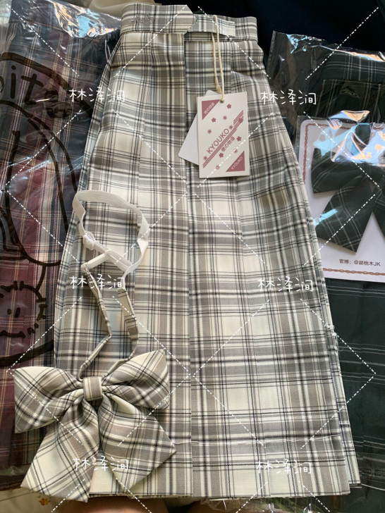 梗豆   裙子：白鹤