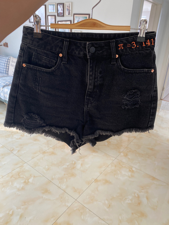 黑色牛仔短裤，尺码27，品牌mjstyle...