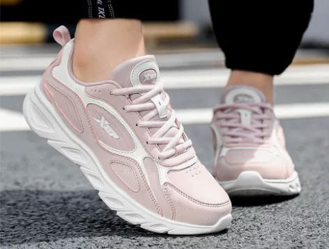 特步女鞋，秋冬款。全新正品，清仓特价处理。...