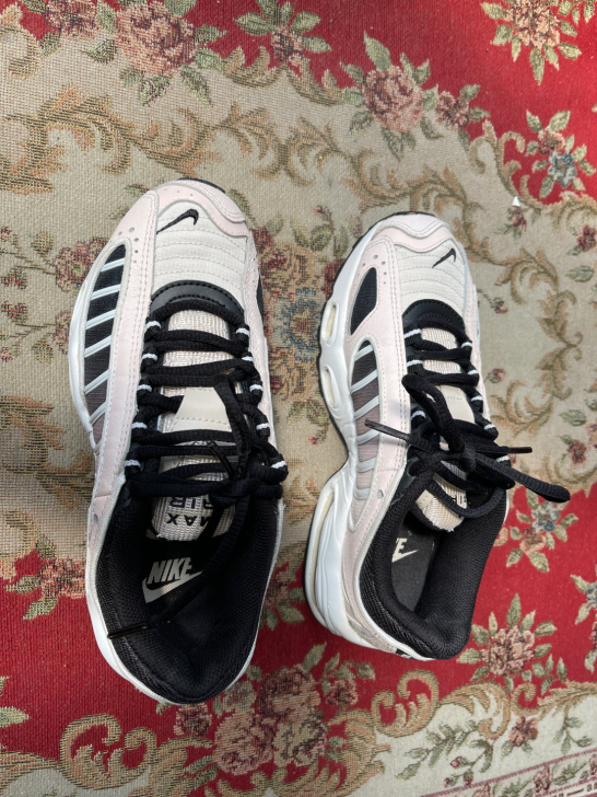 NIKE AIR MAX TAILWIND...