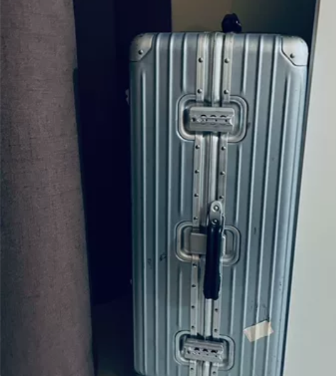 28寸万向轮行李箱网易严选 感兴趣的话点“...