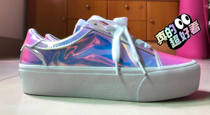 全新Air Walk女板鞋6码，鞋子品牌是...