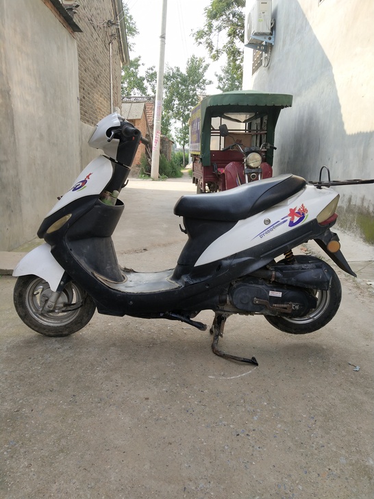 踏板摩托车,因不经常在家,转给有需要的人,...