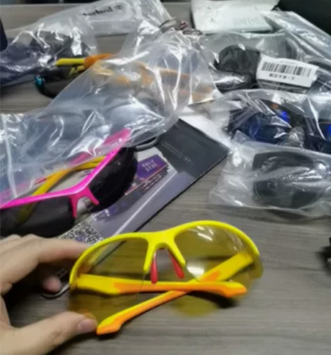 看视频就懂，捡漏吧，夜视增光变色防爆2大功...