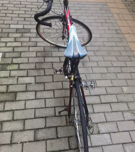 公路自行车，新换的刹车和外胎，准备升级换车...