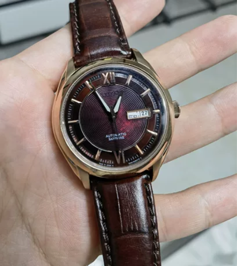 西铁城手表，型号NH8343-03WB，贝...