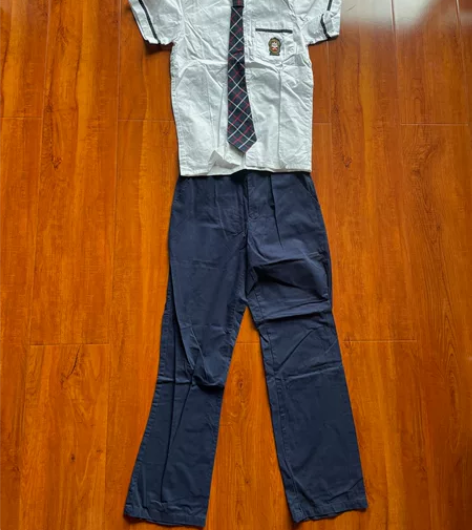 校服一套 演出服 制服 155码 几乎全新...