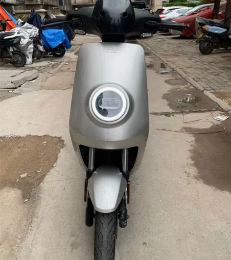 小牛电动m+青春版。原装车，48伏的，银色...