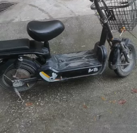 知影电动车，电池可以提出来充电，两串原装遥...