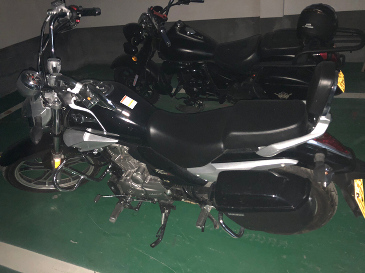 豪爵太子摩托车150 C C转让给需要的人...