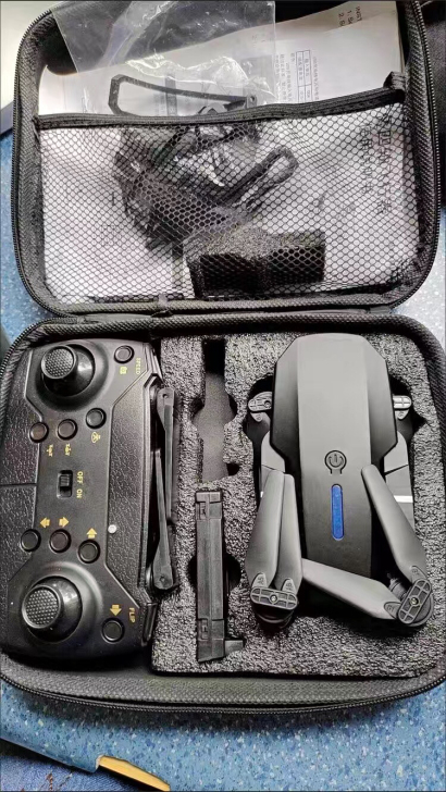 公司送客户的无人机还有剩四十几个，最后几个...