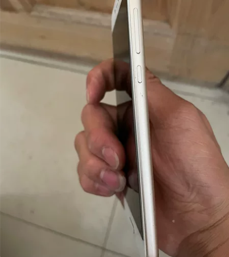 小米5c自己用的屏幕有问题但是不影响使用。...