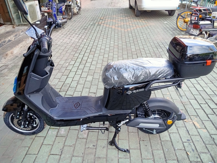 全新国标电动车2000元 可以送货上门，空...