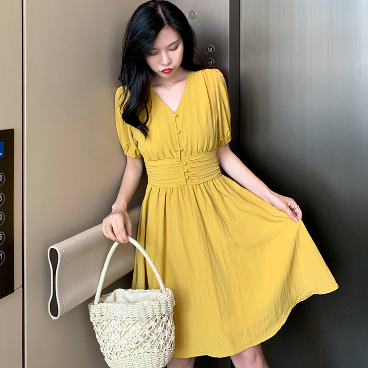 法式v领碎花连衣裙夏天森系裙子2021新款...