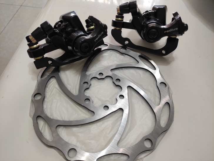 全新台产彰星碟刹，含碟片。不包邮。