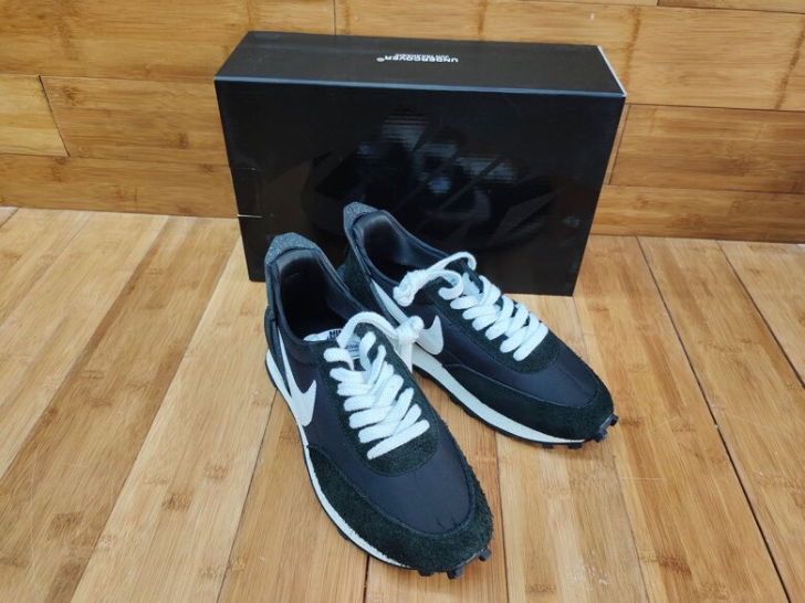 BV4594-001 Undercover...