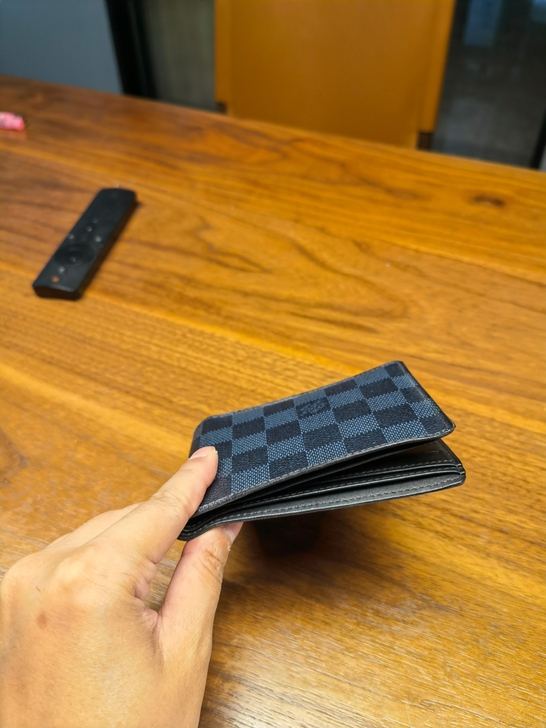 LV 短款棋盘格钱包