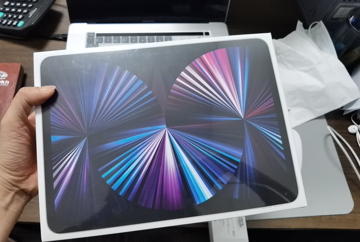 公司发的福利，自己平时不用pad，全新闲置...