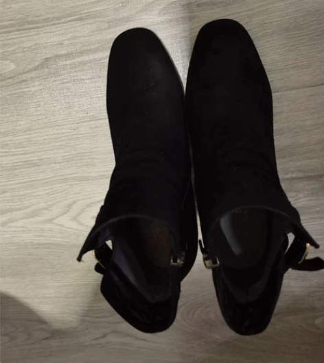 包邮。正品保证,ZLL珠利莱高跟鞋,单鞋。...