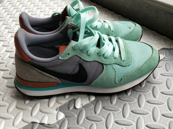 nike 运动鞋，网面，绿色，36码，其实...