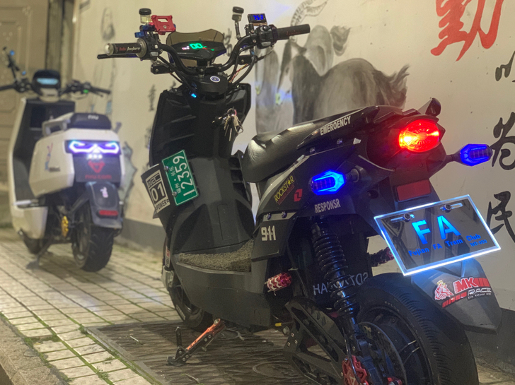 急出国标小巨龙，全车改建，证件齐全，六个天...