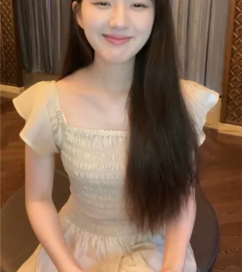 赵露思同款连衣裙方领法式连衣裙小众高级感显...