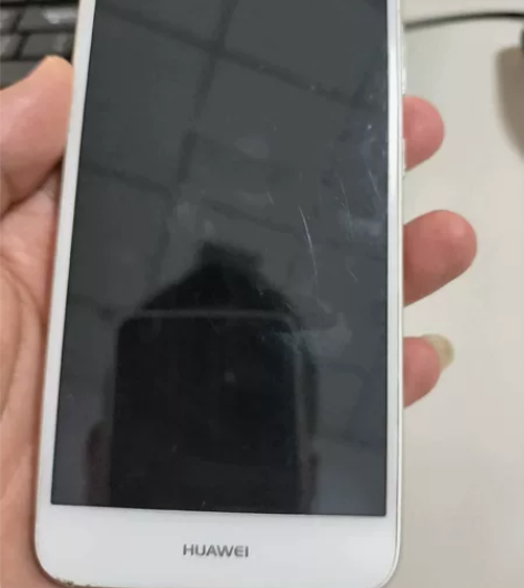 华为畅享7，32内存，无拆无修，还有一个o...