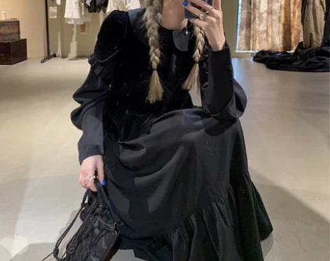 末它_周美美暗黑重工丝绒长裙娃娃领泡泡袖荷...