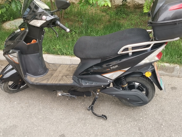 全新 本人想换摩托车！刚买不到一年能跑七十...