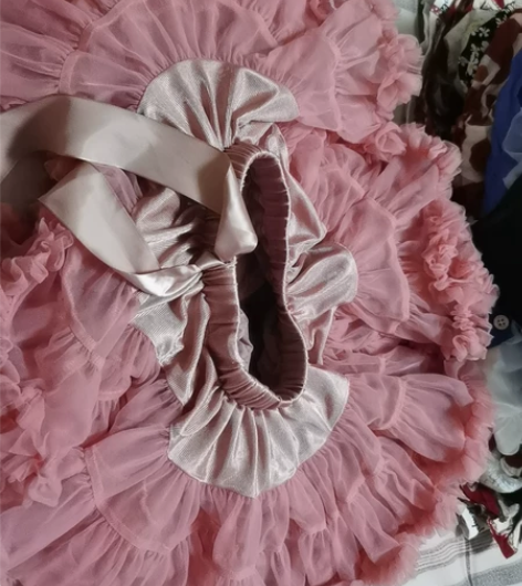 全新,花苞裙100码 感兴趣的话点“我想要...