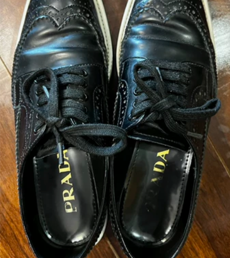 Prada 厚底松糕鞋皮鞋 当年很红的雕花...