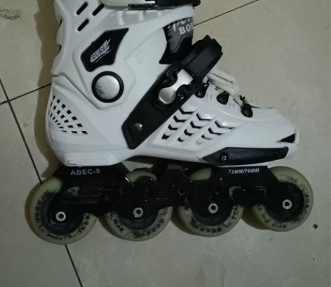 博锐滑冰鞋,37码。买回来划了一次。现在不...