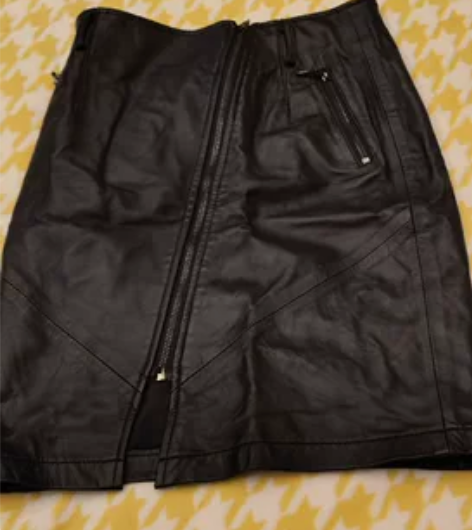 羊皮包臂中裙 感兴趣的话点“我想要”和我私...